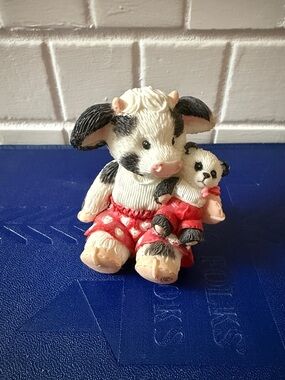 Mary Moo Moos “Luv-A-Bull”